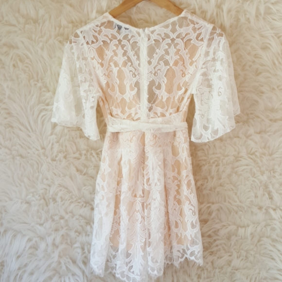 Showpo Lace Romper - Picture 5 of 7